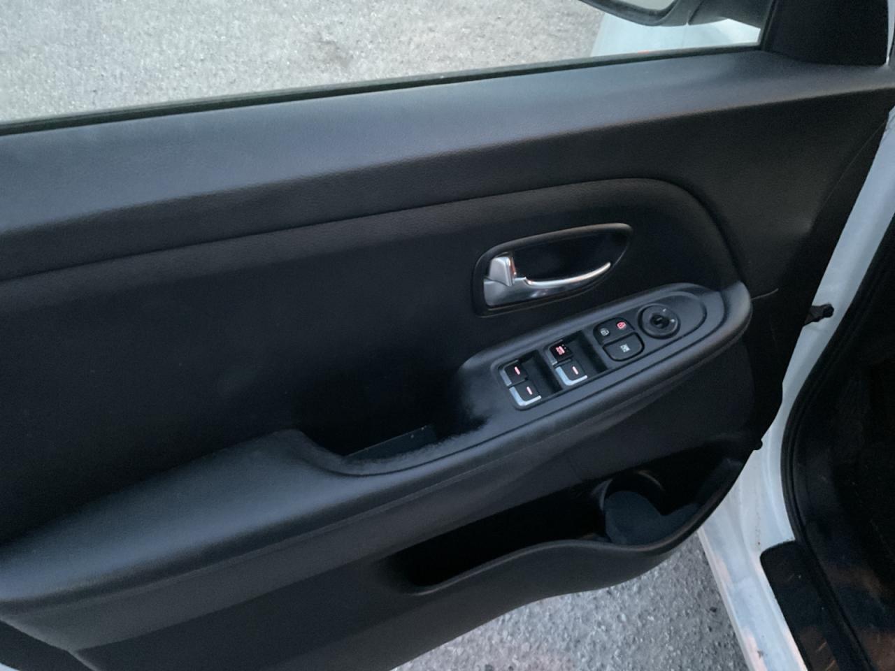 2014 Kia Rondo 2.0L As Is! Photo