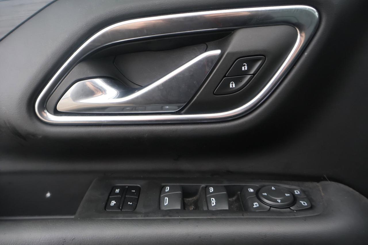 2023 GMC Yukon SLT | | Heated Mirrors | Photo