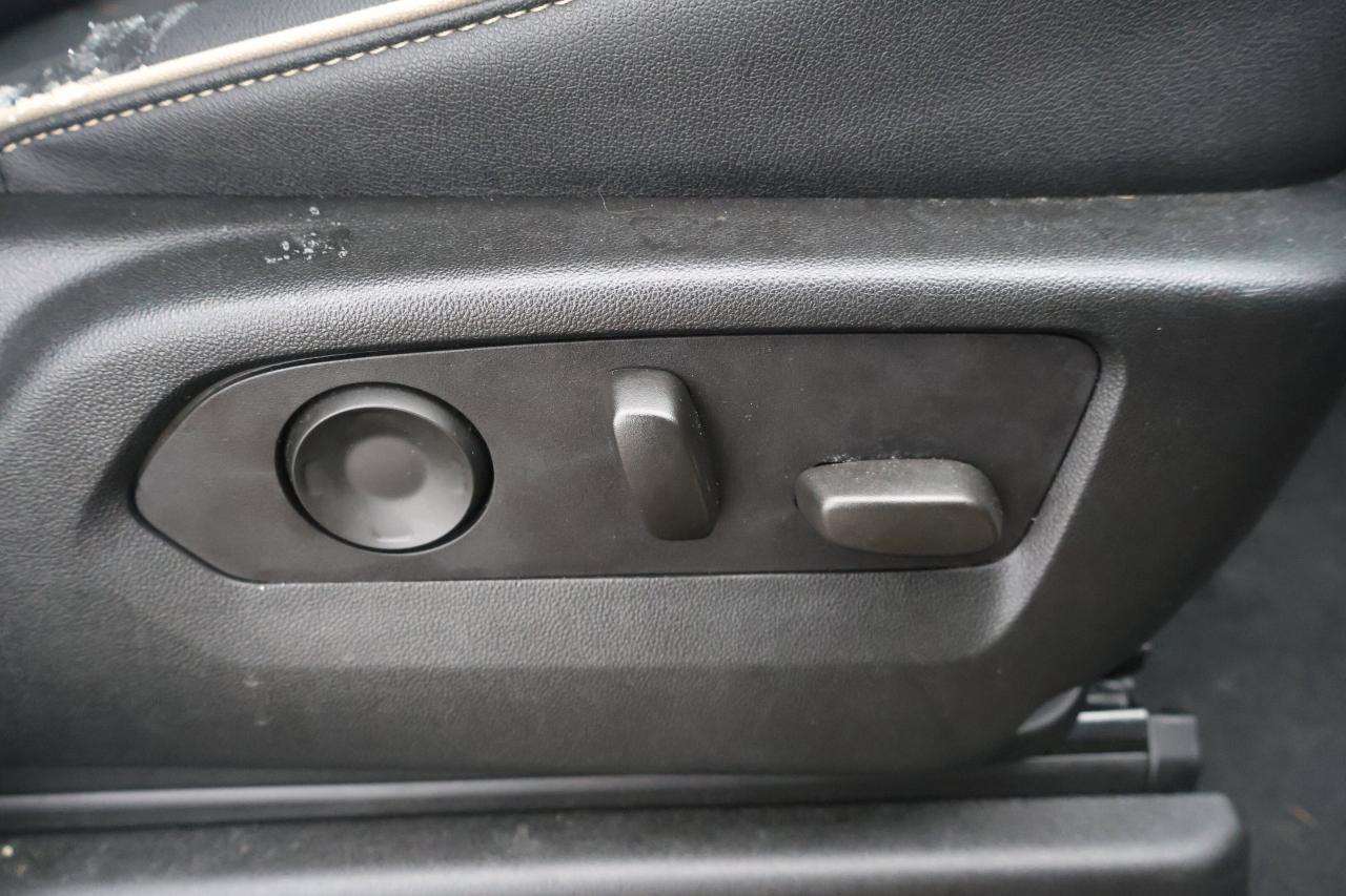 2023 GMC Yukon SLT | | Heated Mirrors | Photo