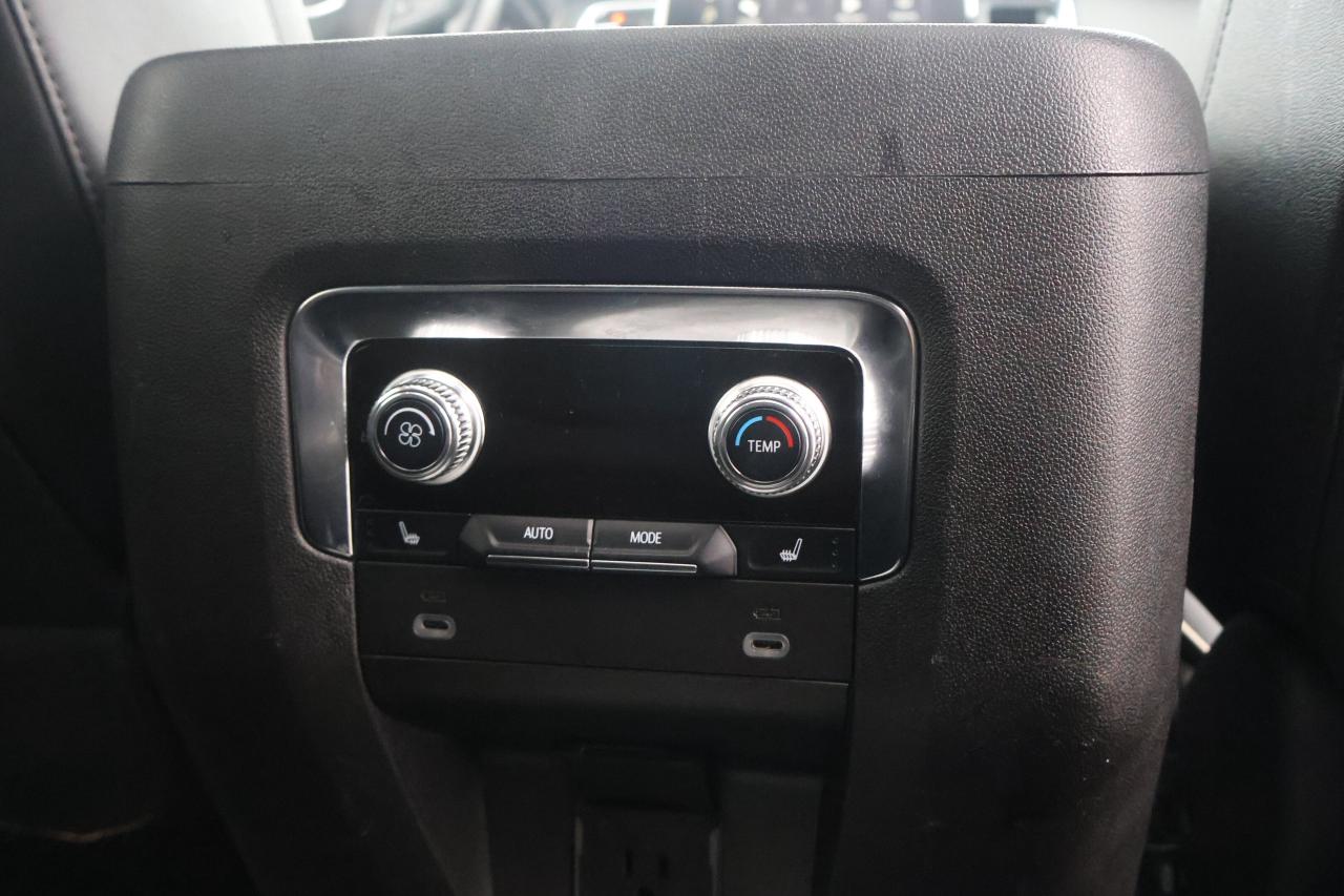 2023 GMC Yukon SLT | | Heated Mirrors | Photo