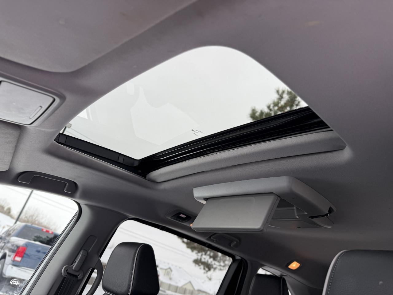 2022 Honda Odyssey Touring  | NAV | HEATED SEATS | BLIND SPOT Photo