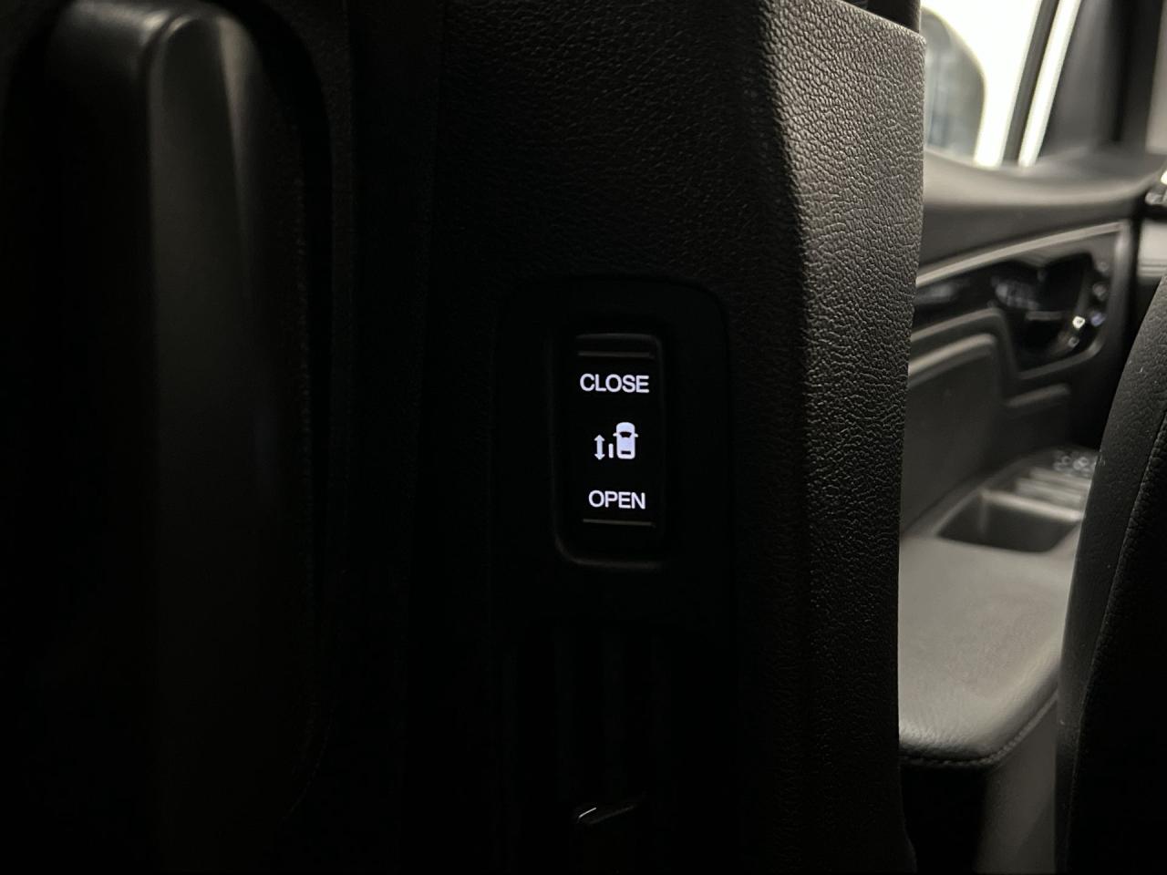 2022 Honda Odyssey EX-L NAVI |8-PASS |HTD LEATHER |SUNROOF | CARPLAY Photo