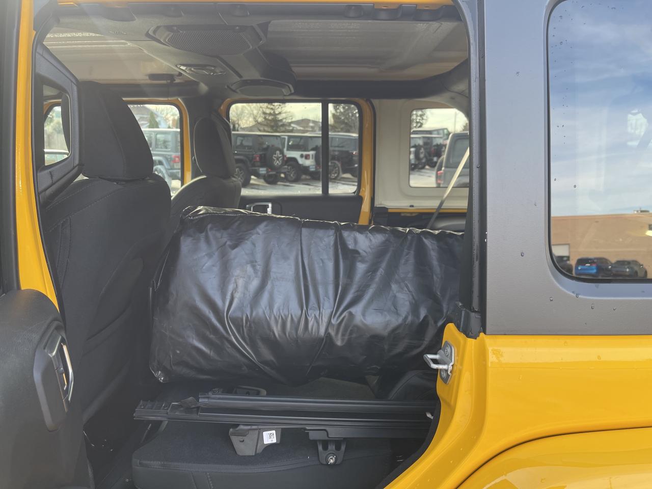 2020 Jeep Wrangler 6SPEED MANUAL / NO ACCIDENTS / V6 / NAV Photo