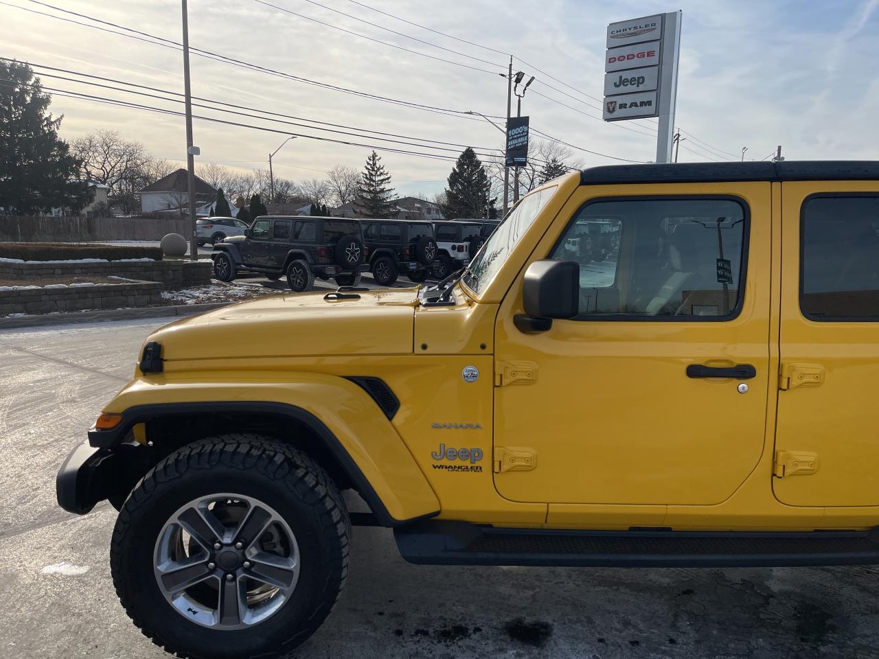 2020 Jeep Wrangler 6SPEED MANUAL / NO ACCIDENTS / V6 / NAV Photo