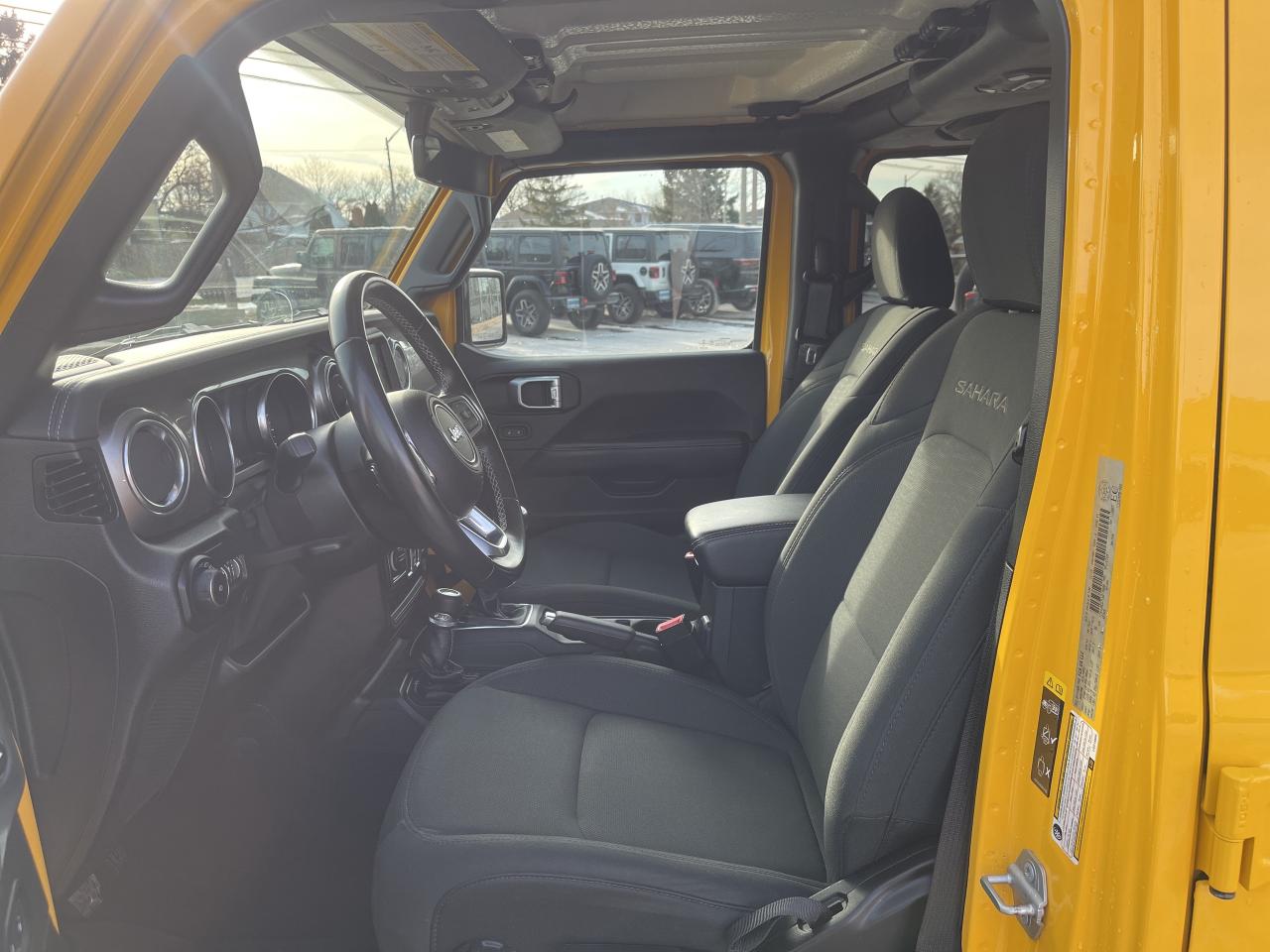 2020 Jeep Wrangler 6SPEED MANUAL / NO ACCIDENTS / V6 / NAV Photo
