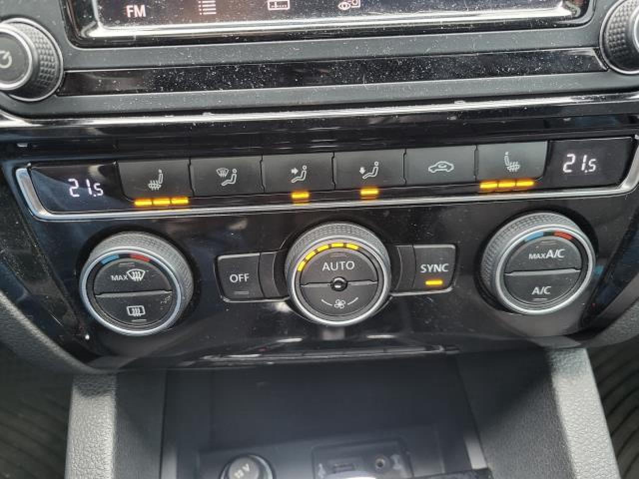 2017 Volkswagen Jetta wolfsburg Photo32