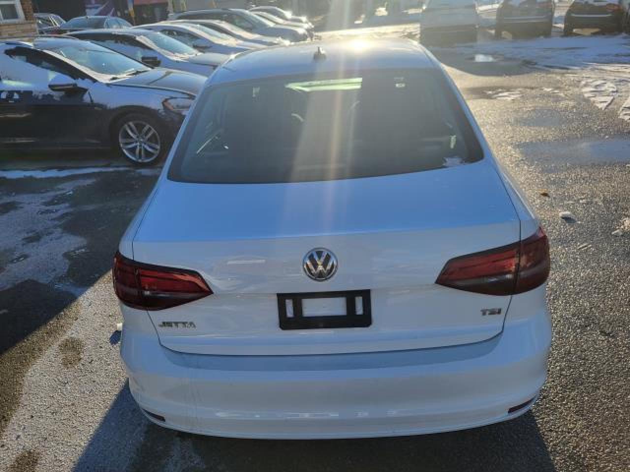 2016 Volkswagen Jetta Trendline Photo