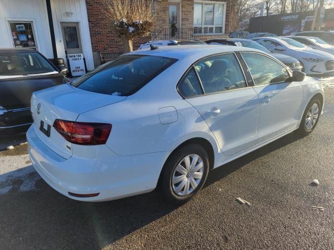 2016 Volkswagen Jetta Trendline Photo