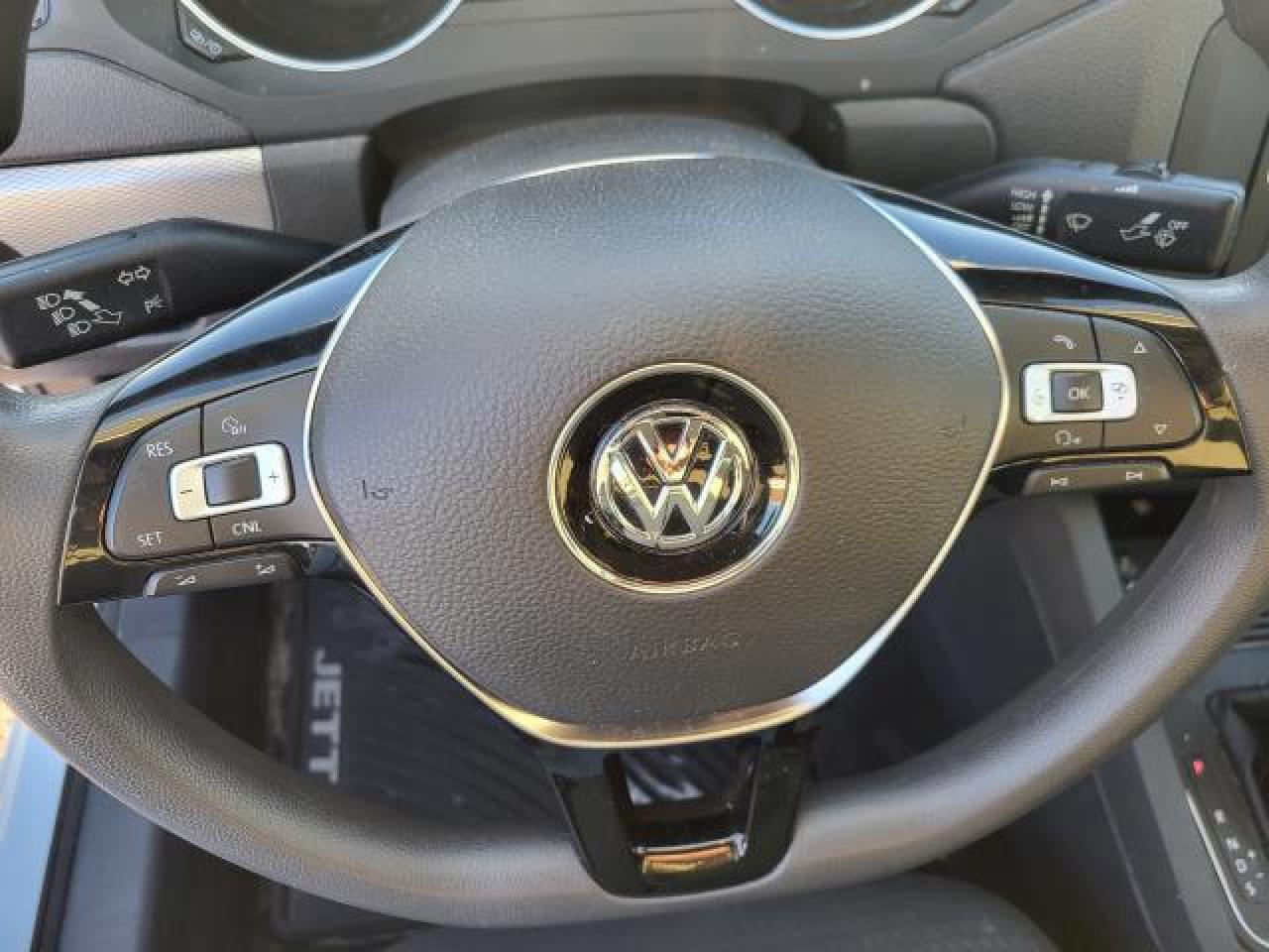 2016 Volkswagen Jetta Trendline Photo