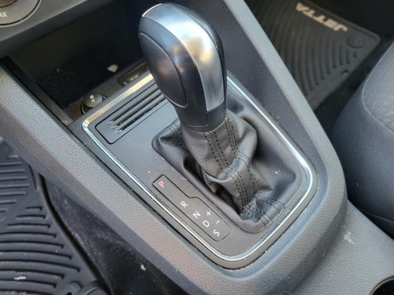 2016 Volkswagen Jetta Trendline Photo