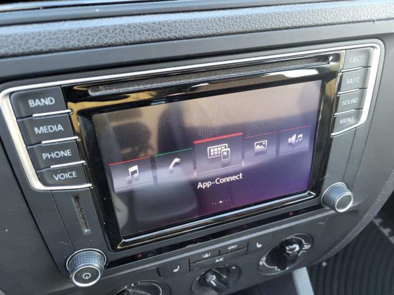 2016 Volkswagen Jetta Trendline Photo