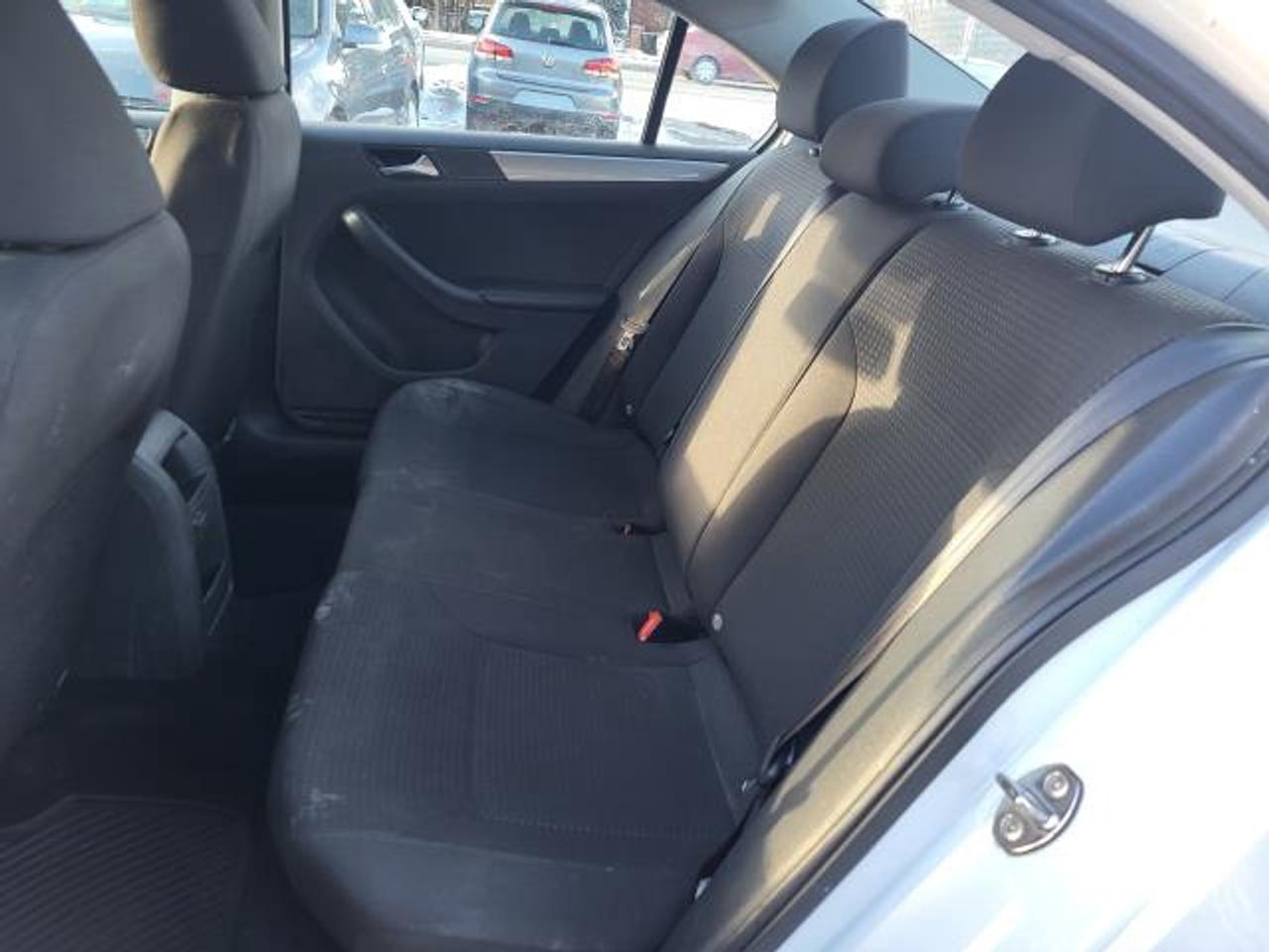 2016 Volkswagen Jetta Trendline Photo