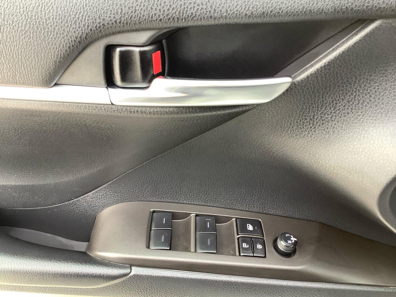 2023 Toyota Camry SE Photo