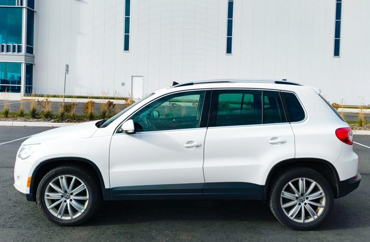 2011 Volkswagen Tiguan SE 4dr Front-wheel Drive Automatic Photo