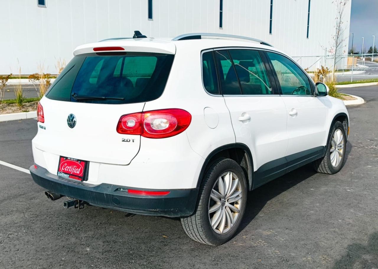 2011 Volkswagen Tiguan SE 4dr Front-wheel Drive Automatic Photo