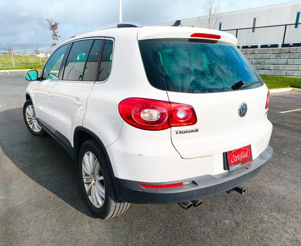 2011 Volkswagen Tiguan SE 4dr Front-wheel Drive Automatic Photo