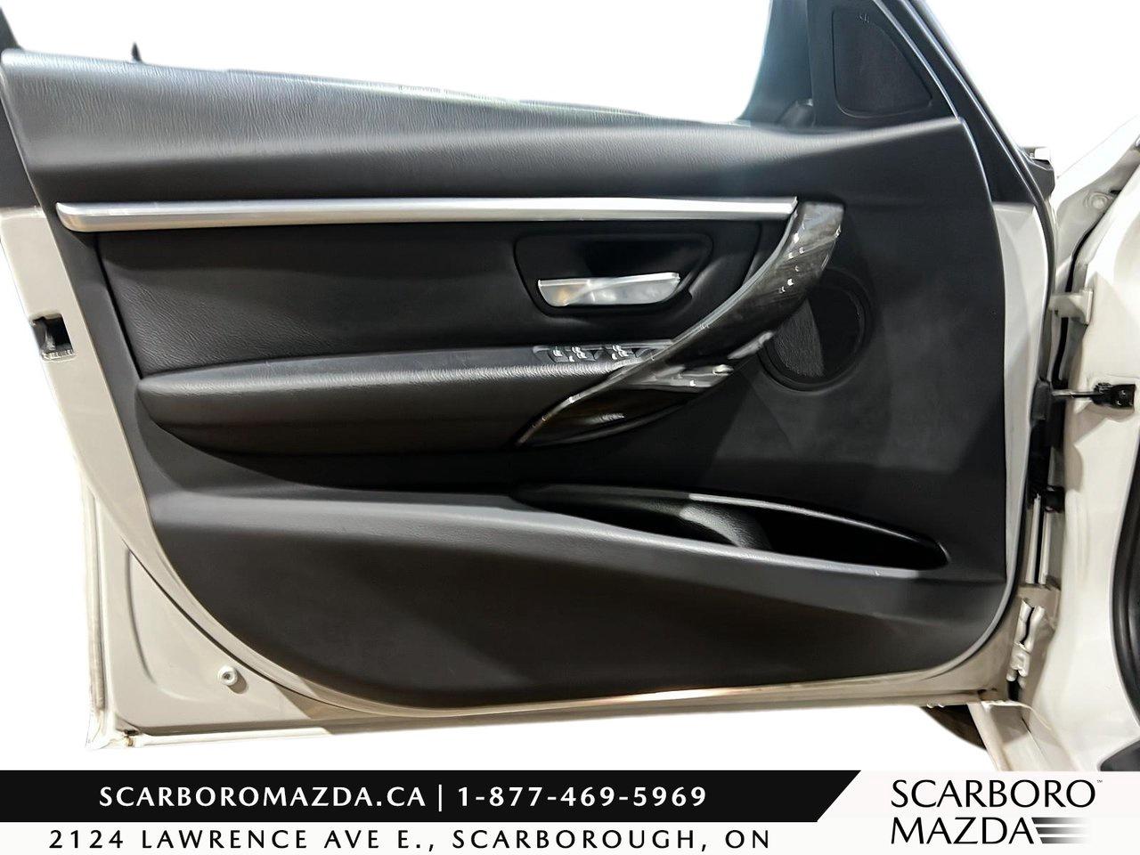 2017 BMW 3 Series 320i xDrive Photo