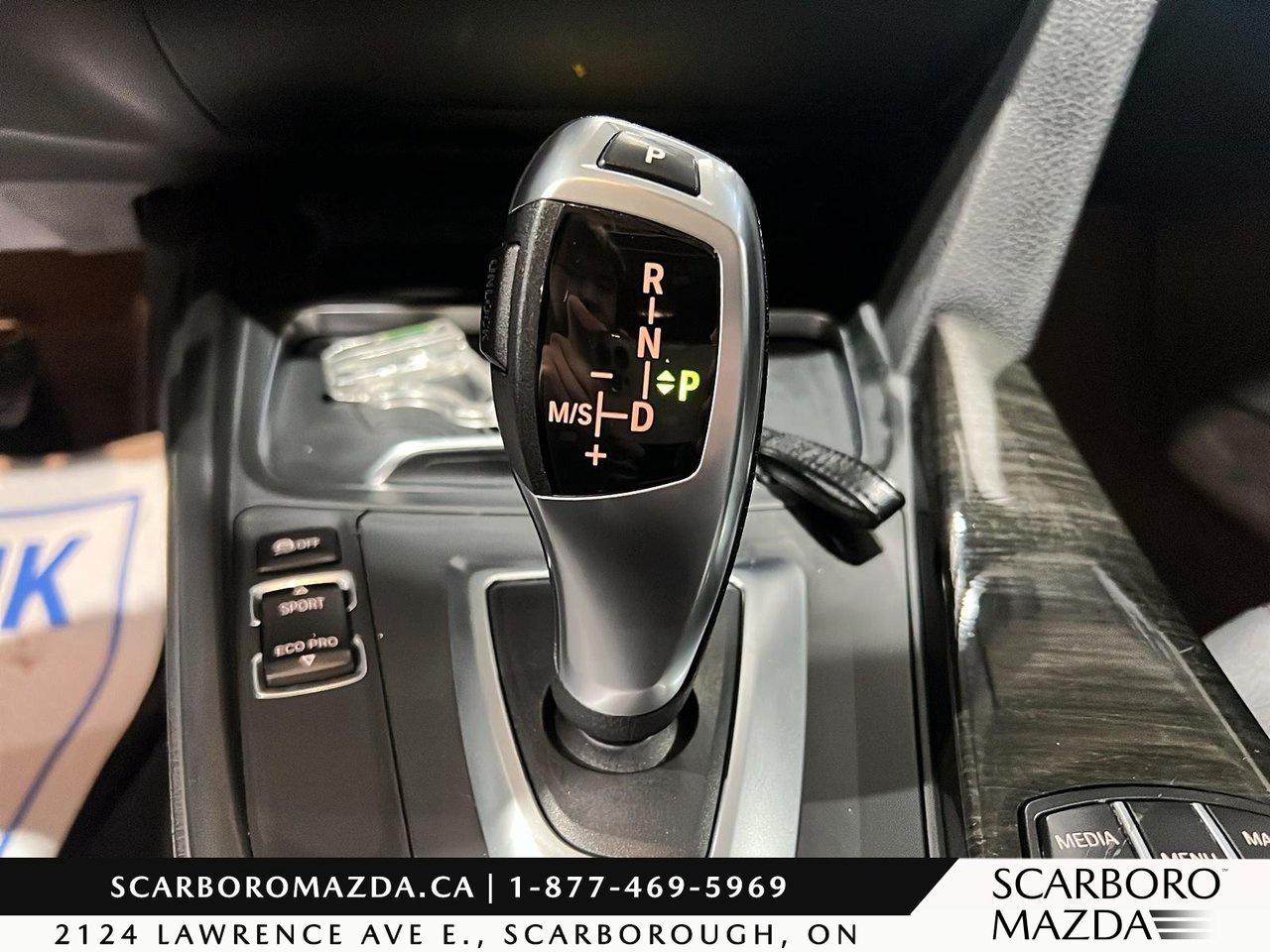 2017 BMW 3 Series 320i xDrive Photo