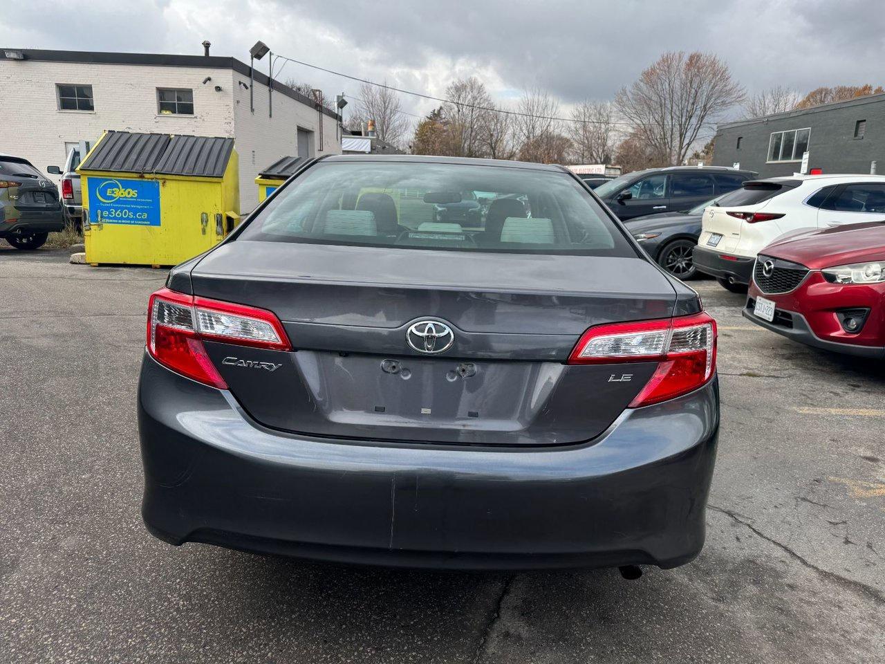 2014 Toyota Camry LE Photo4