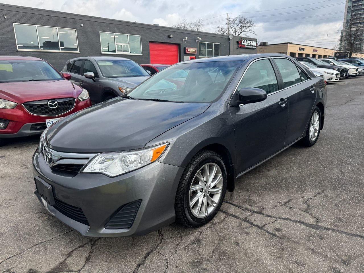 2014 Toyota Camry LE Photo2