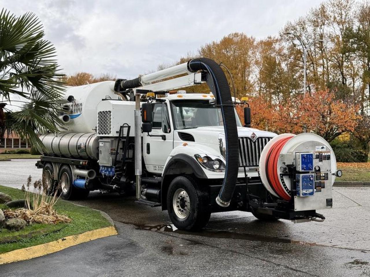 Used 2014 International 7500 Vactor Plus 2100 Vacuum Truck for sale in Burnaby, BC