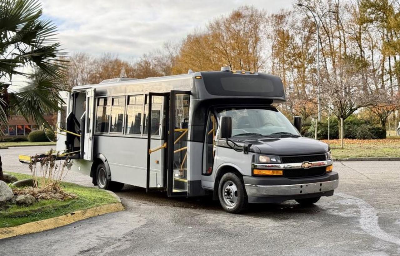Used 2019 Chevrolet Express 4500 21-Passenger Bus with Wheelchair Lift for sale in Burnaby, BC