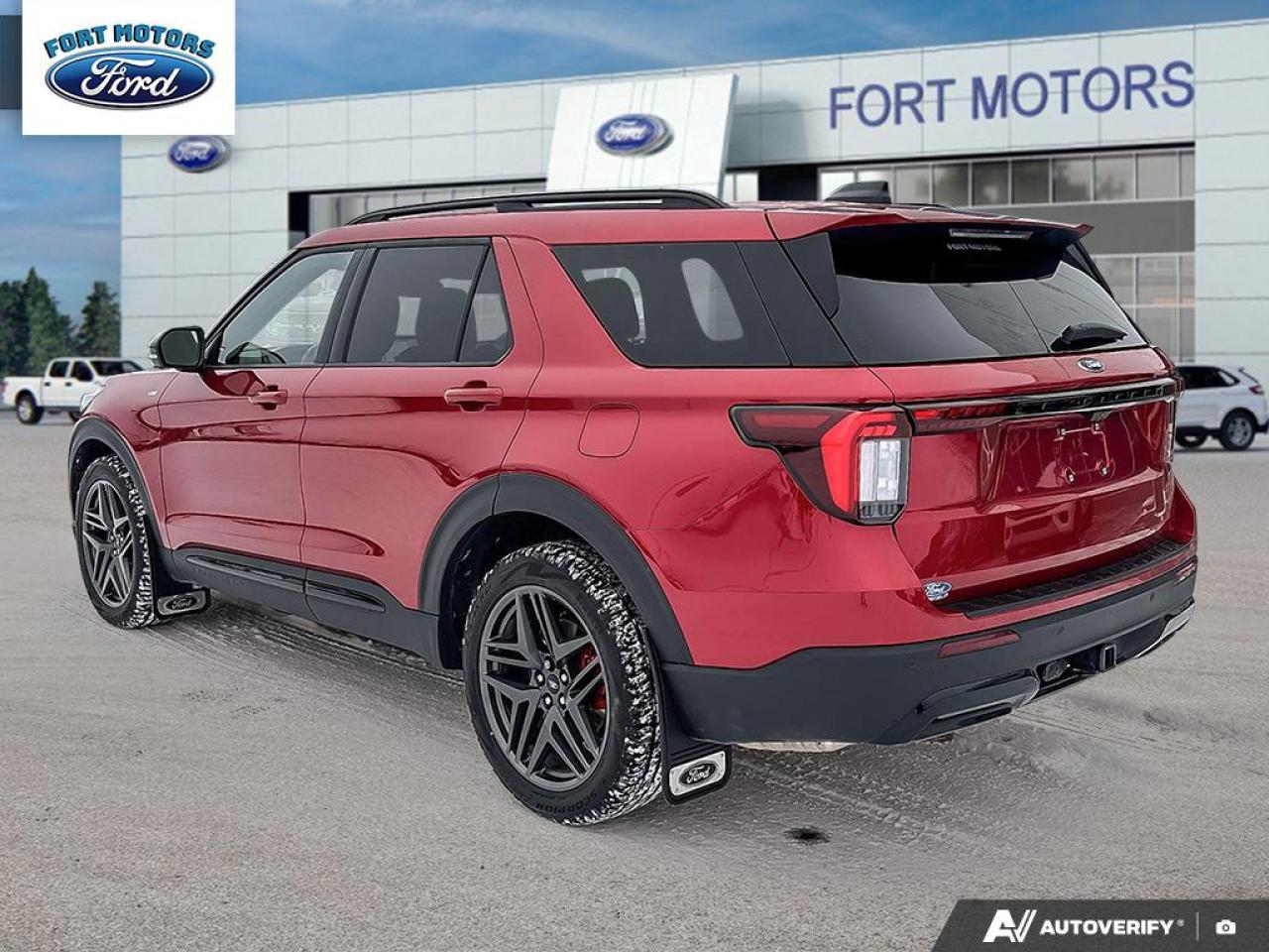 2025 Ford Explorer ST-Line Photo3