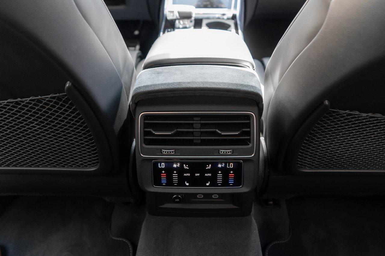 2023 Audi RS Q8  Photo