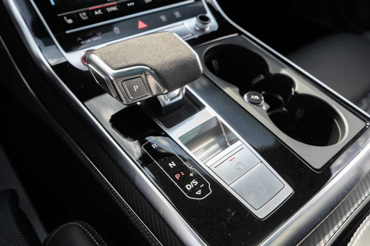 2023 Audi RS Q8  Photo