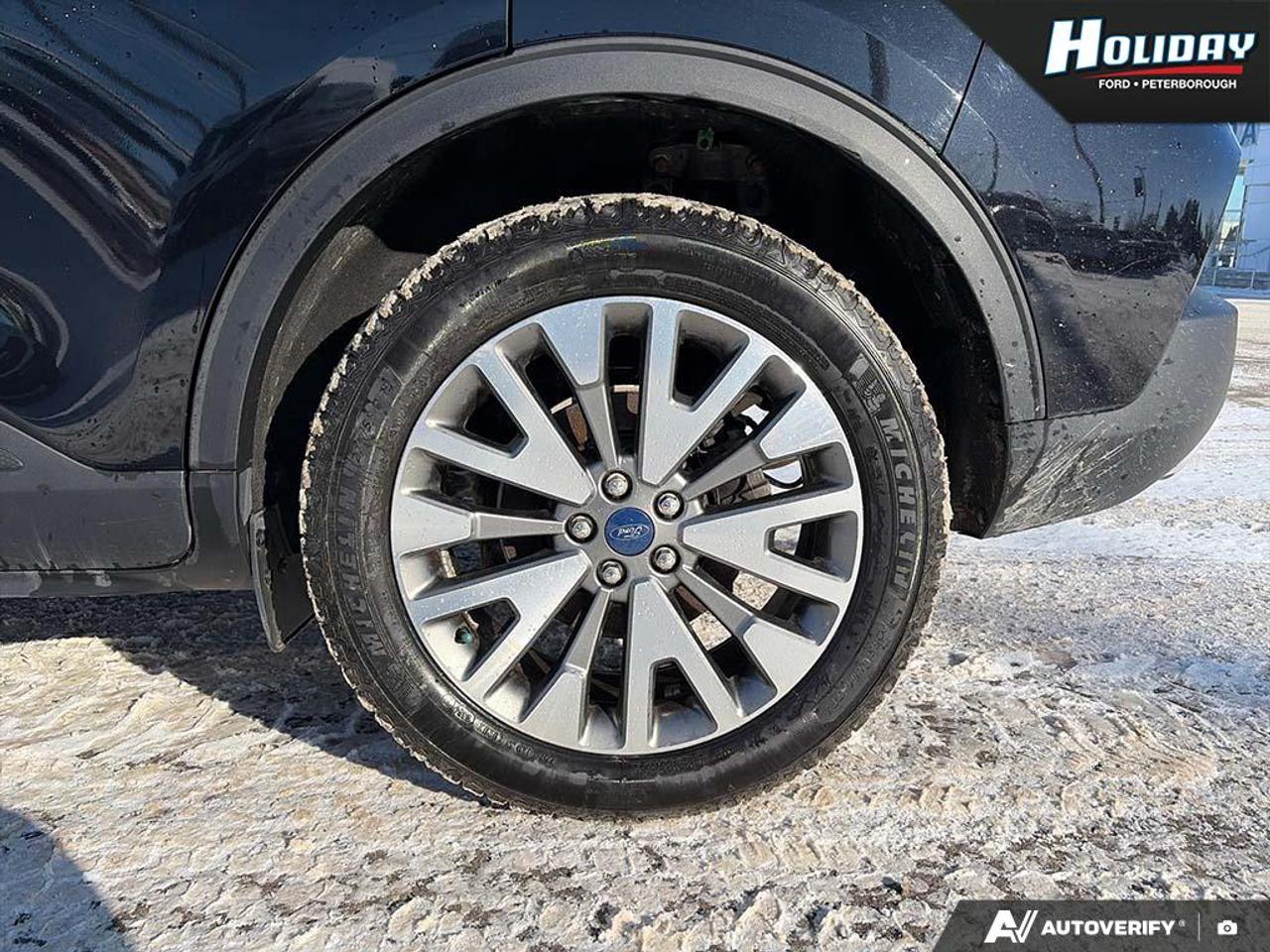 2022 Ford Escape Titanium Hybrid Photo