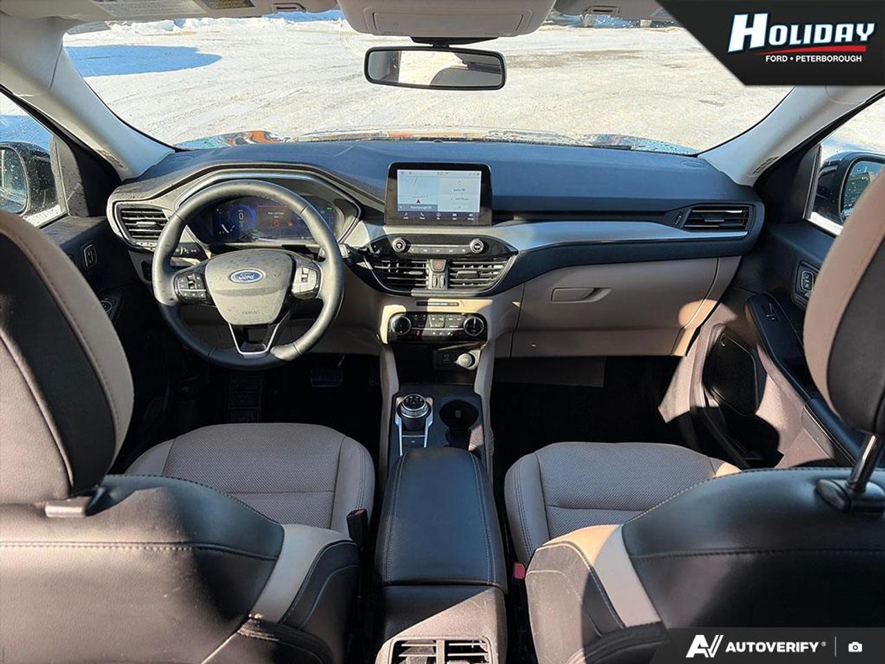 2022 Ford Escape Titanium Hybrid Photo