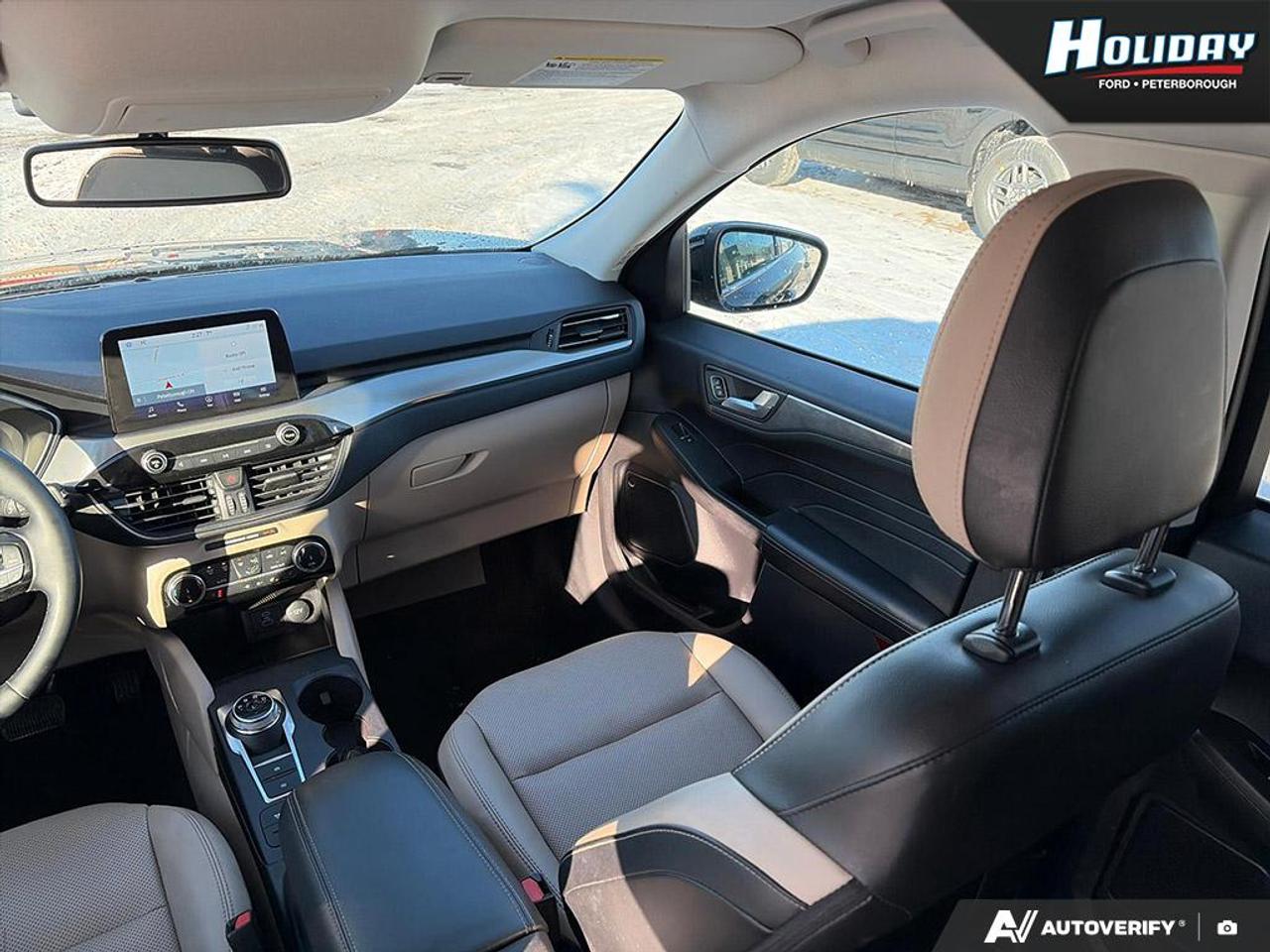 2022 Ford Escape Titanium Hybrid Photo