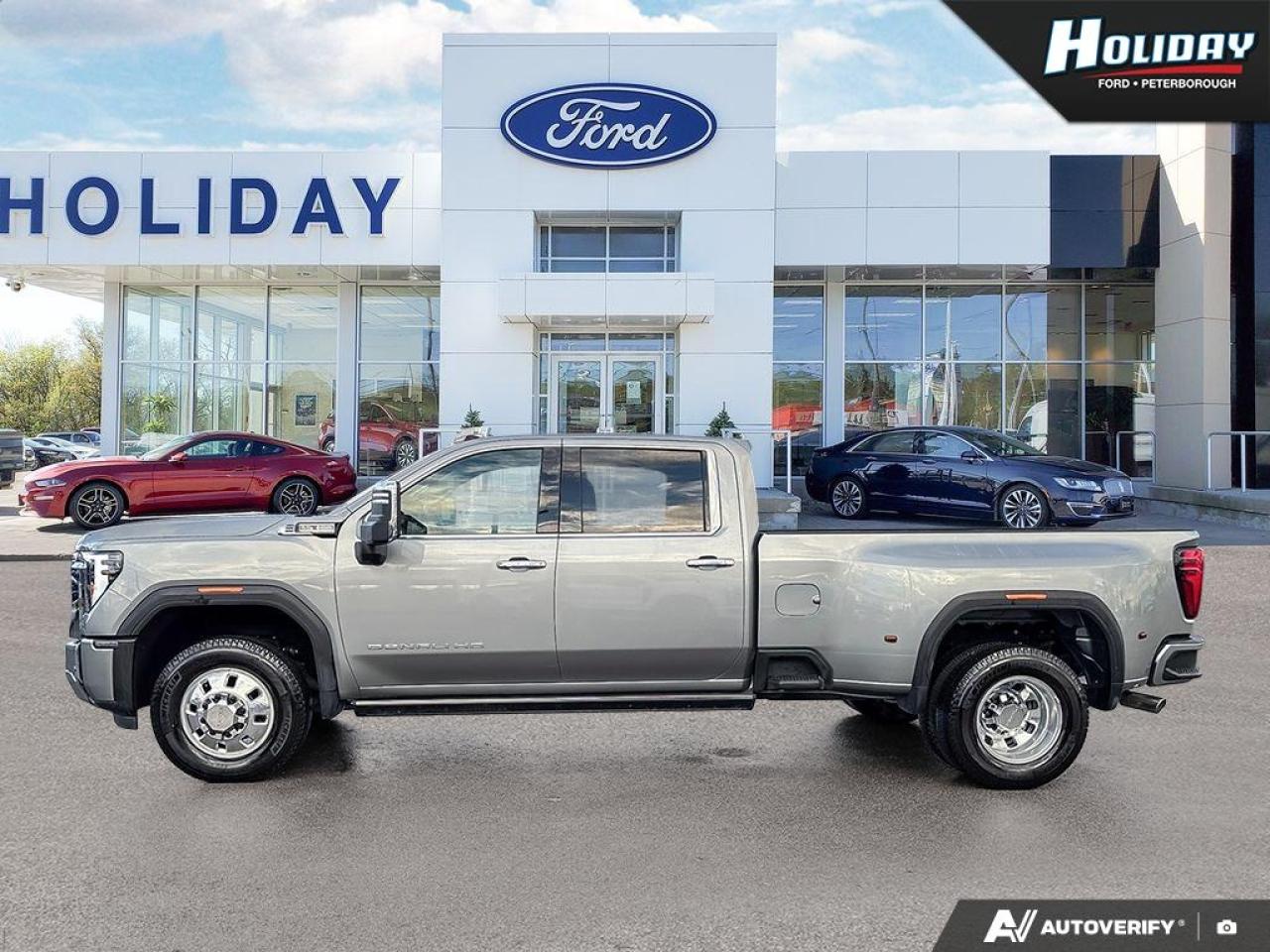 2025 GMC Sierra 3500 HD Denali Photo2