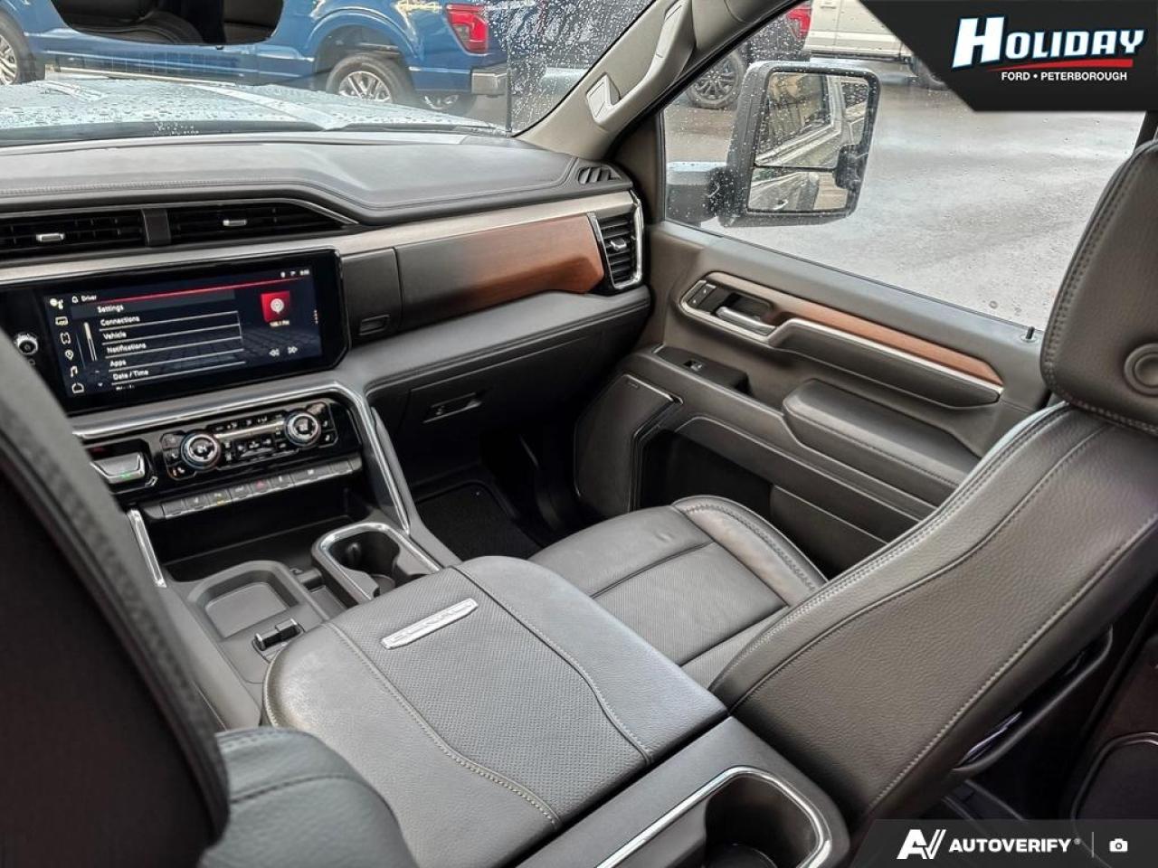 2025 GMC Sierra 3500 HD Denali Photo