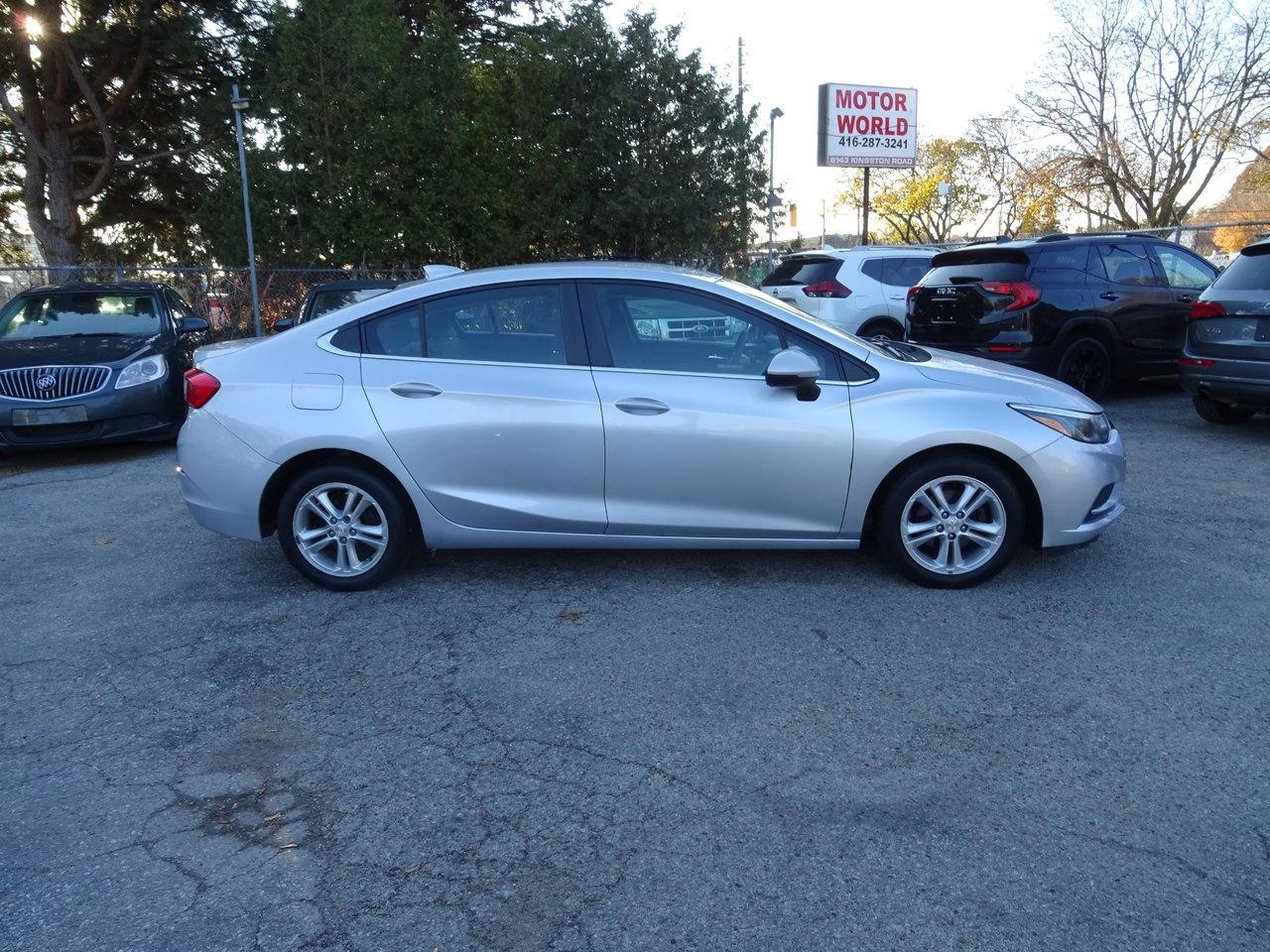 2018 Chevrolet Cruze LT - Photo #5