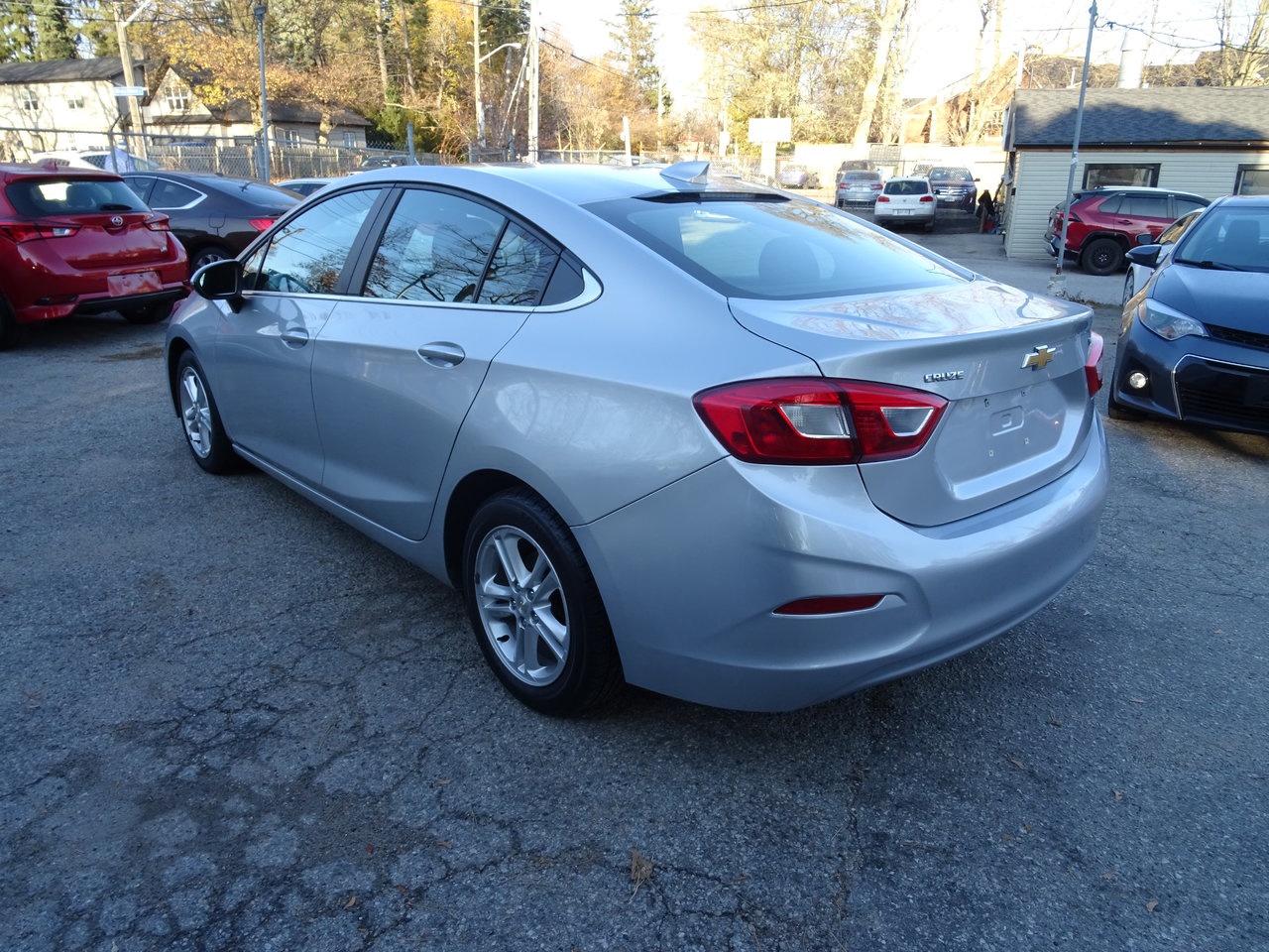 2018 Chevrolet Cruze LT - Photo #8