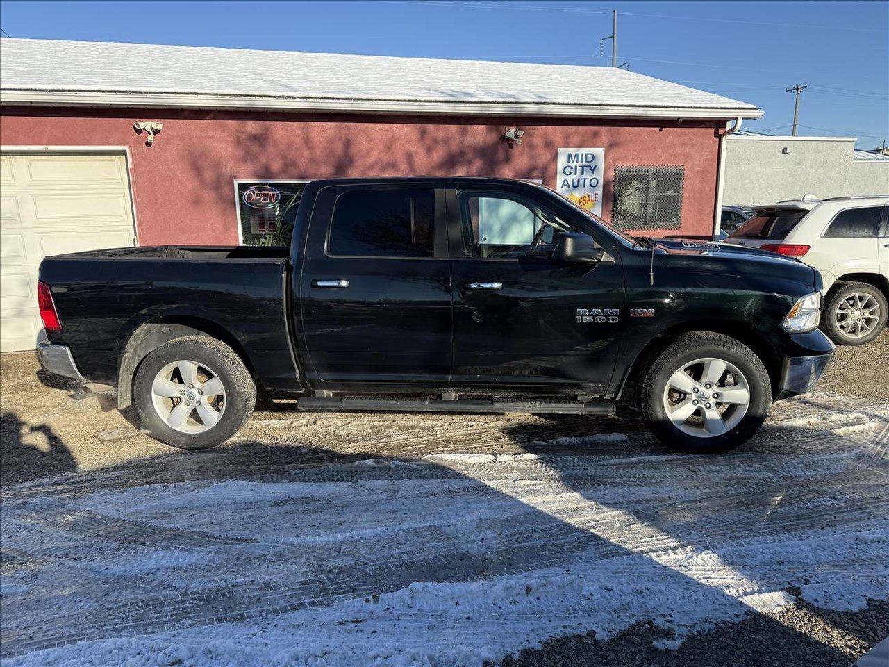 Used 2016 RAM 1500 SLT CREW 4WD for sale in Saskatoon, SK