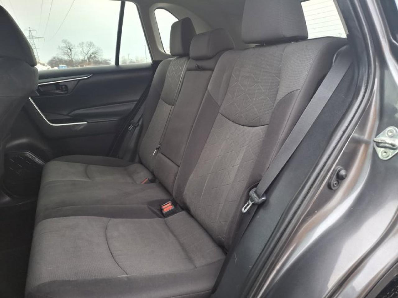 2021 Toyota RAV4 LE | Heated Seats | CarPlay + Android | Rear Camera | and More ! Photo