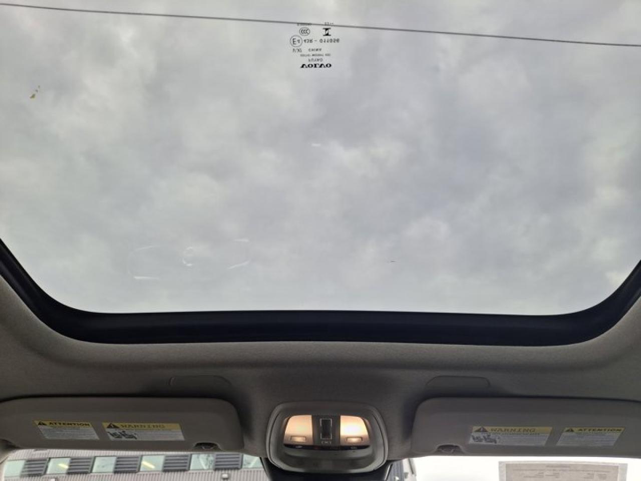 2023 Volvo XC40 Ultimate Dark Theme B5 AWD | Nav | Leather | Sunroof | Power Liftgate | Heated Seats | Photo