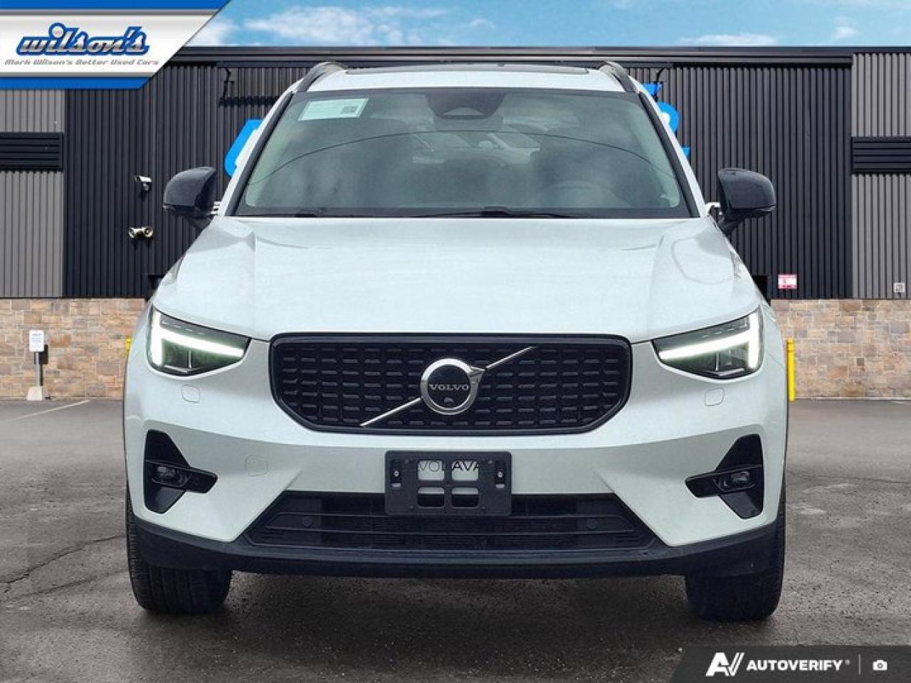 2023 Volvo XC40 Ultimate Dark Theme B5 AWD | Nav | Leather | Sunroof | Power Liftgate | Heated Seats | Photo