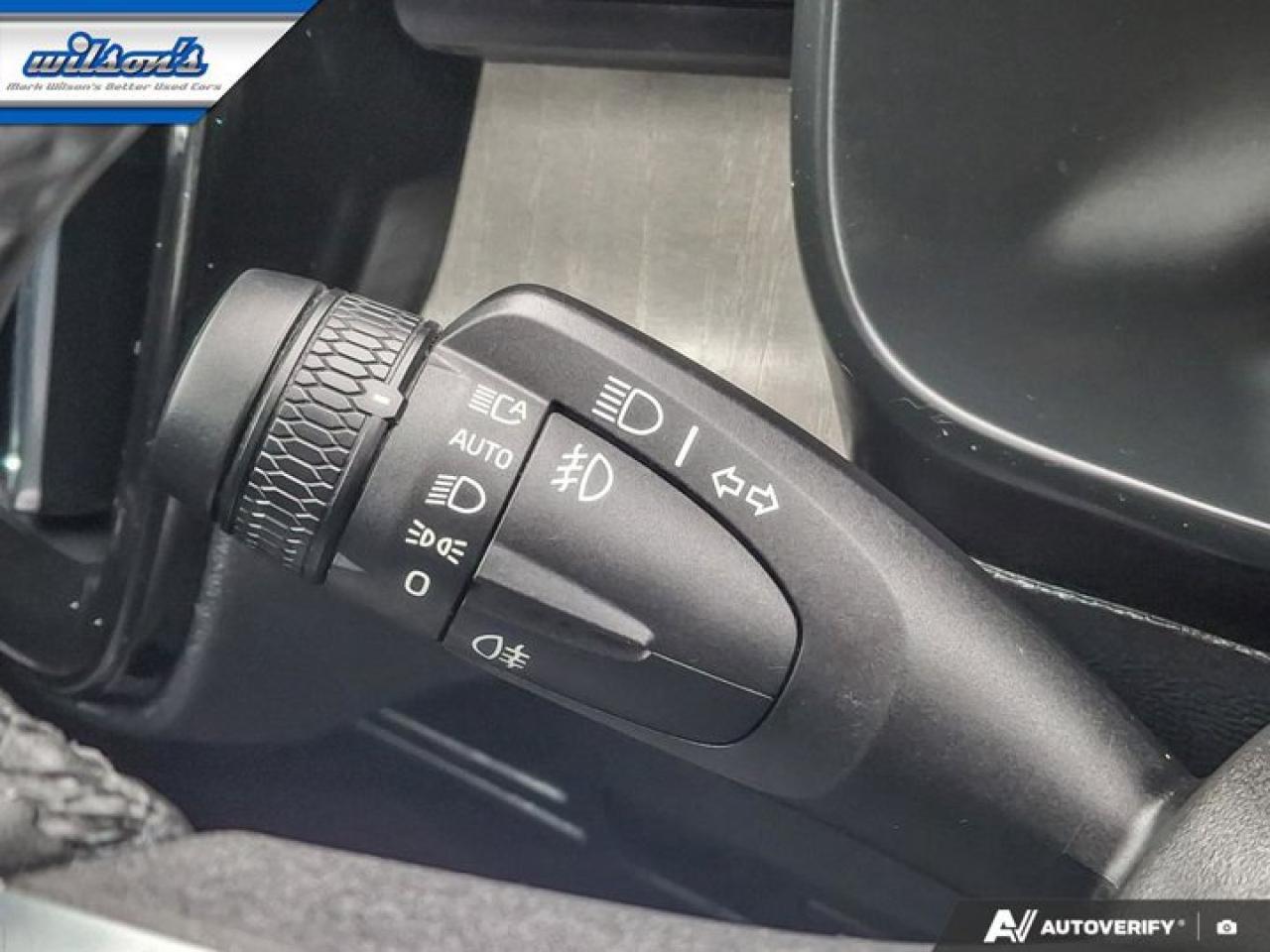 2023 Volvo XC40 Ultimate Dark Theme B5 AWD | Nav | Leather | Sunroof | Power Liftgate | Heated Seats | Photo