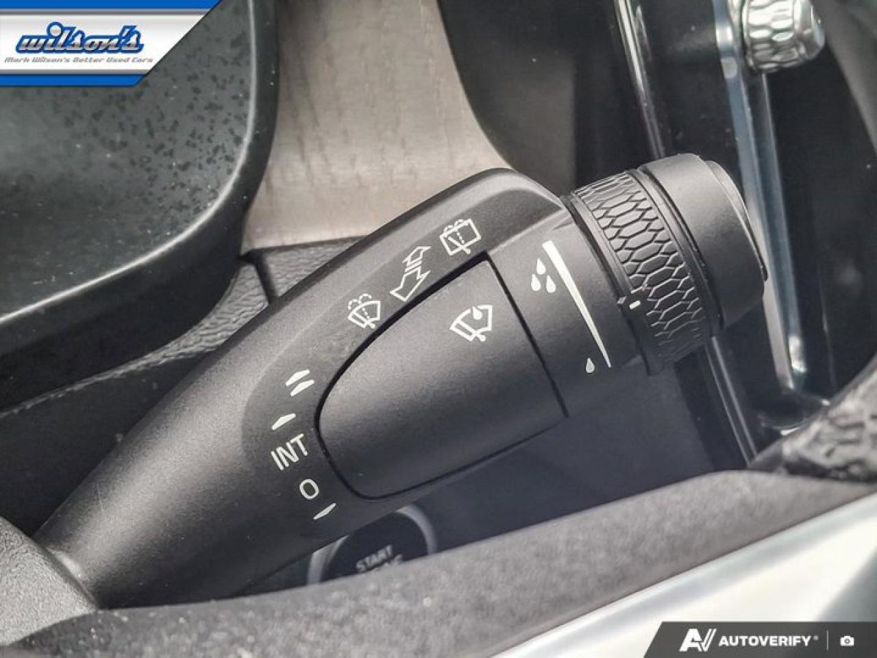 2023 Volvo XC40 Ultimate Dark Theme B5 AWD | Nav | Leather | Sunroof | Power Liftgate | Heated Seats | Photo