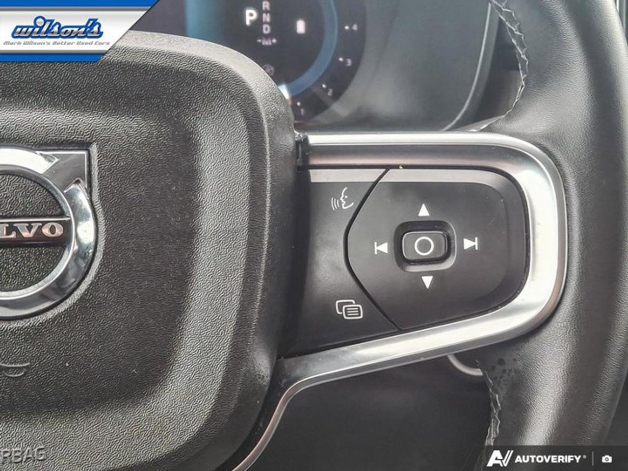 2023 Volvo XC40 Ultimate Dark Theme B5 AWD | Nav | Leather | Sunroof | Power Liftgate | Heated Seats | Photo