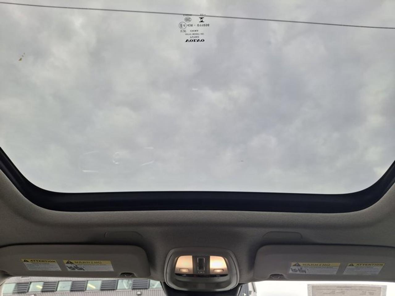 2023 Volvo XC40 Ultimate Dark Theme B5 AWD | Nav | Leather | Sunroof | Power Liftgate | Heated Seats | Photo