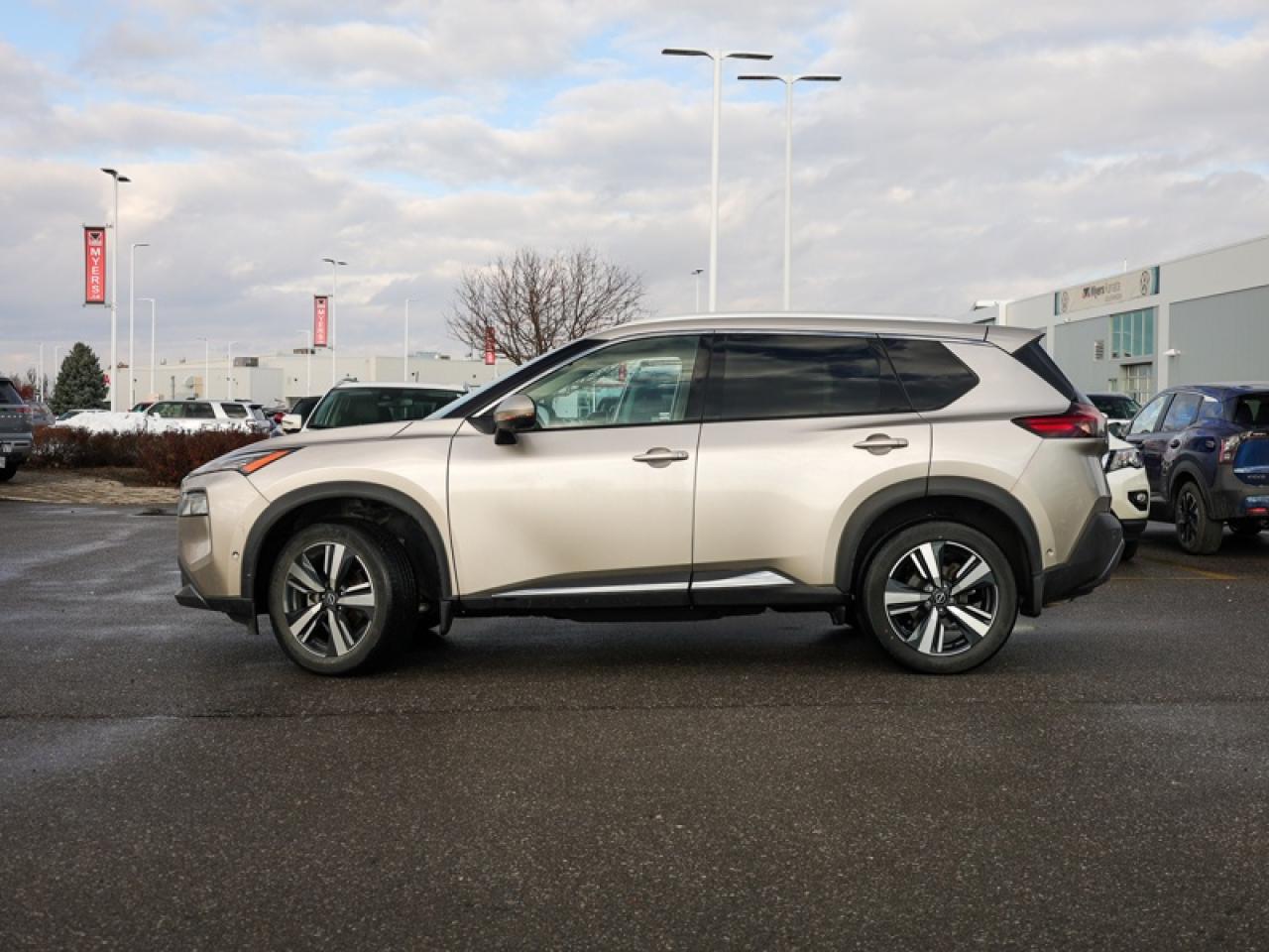 2023 Nissan Rogue SL  - Moonroof -  Leather Seats Photo