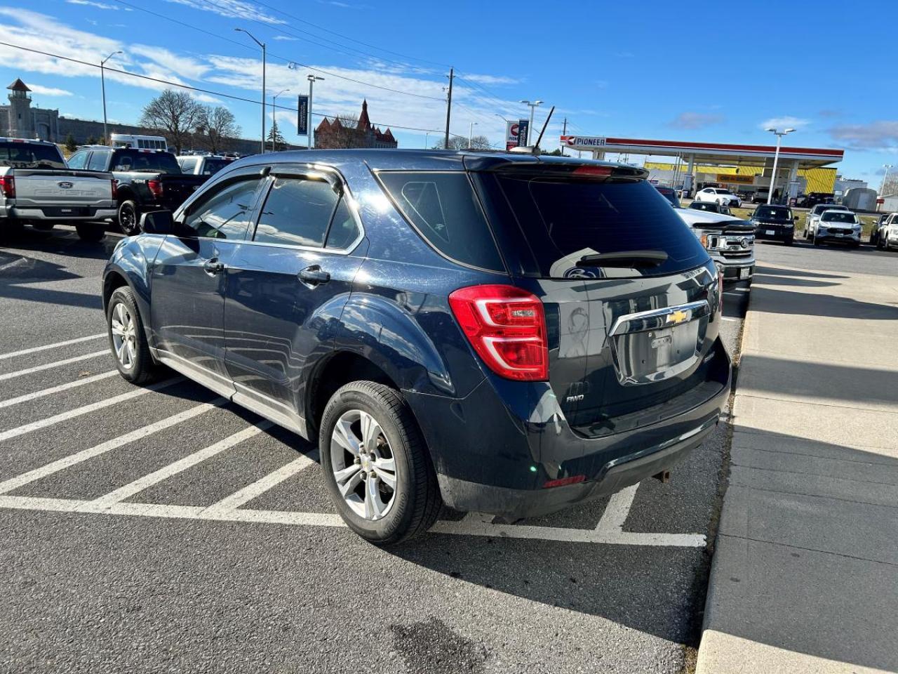 2016 Chevrolet Equinox LS Photo