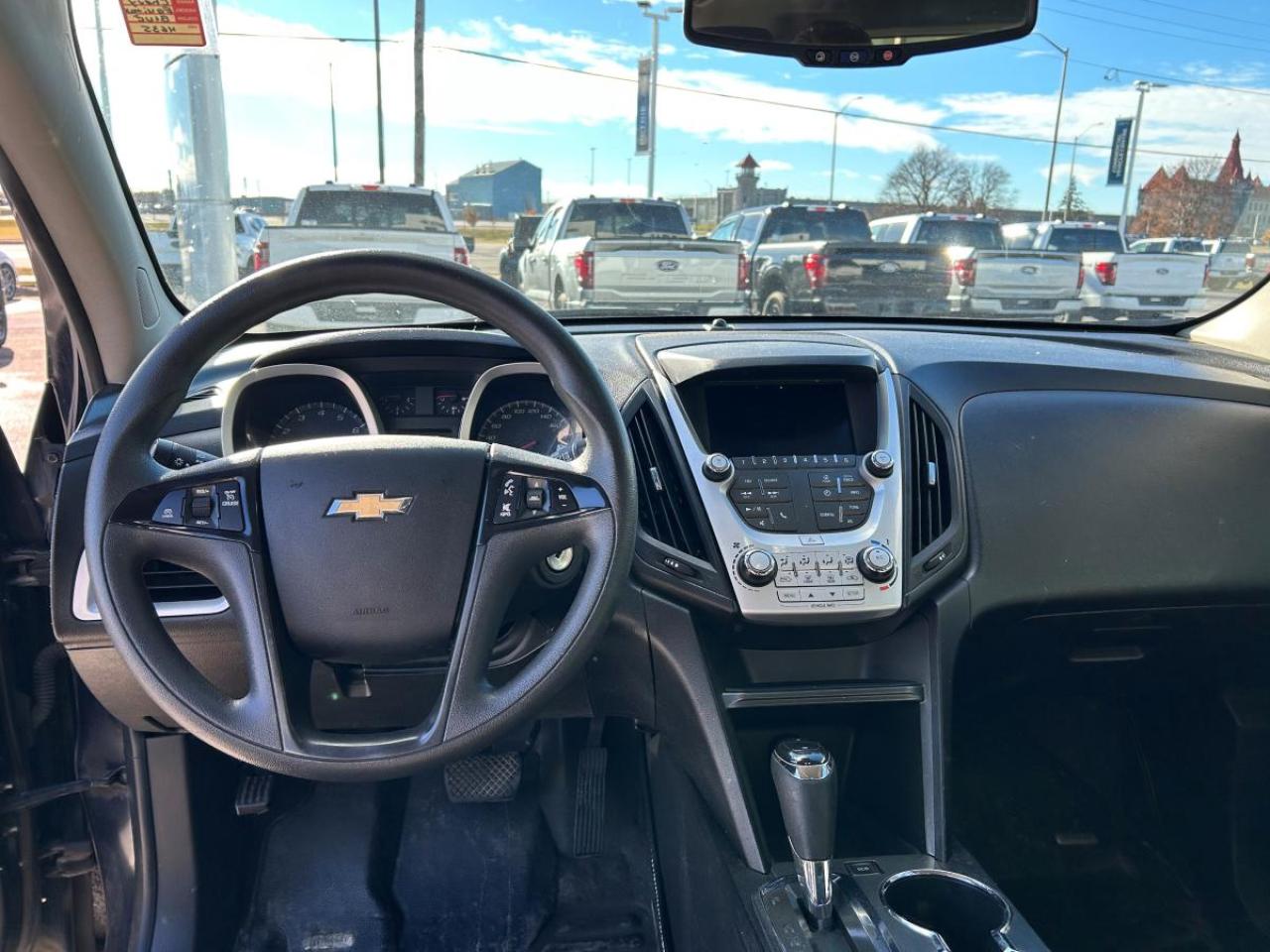 2016 Chevrolet Equinox LS Photo