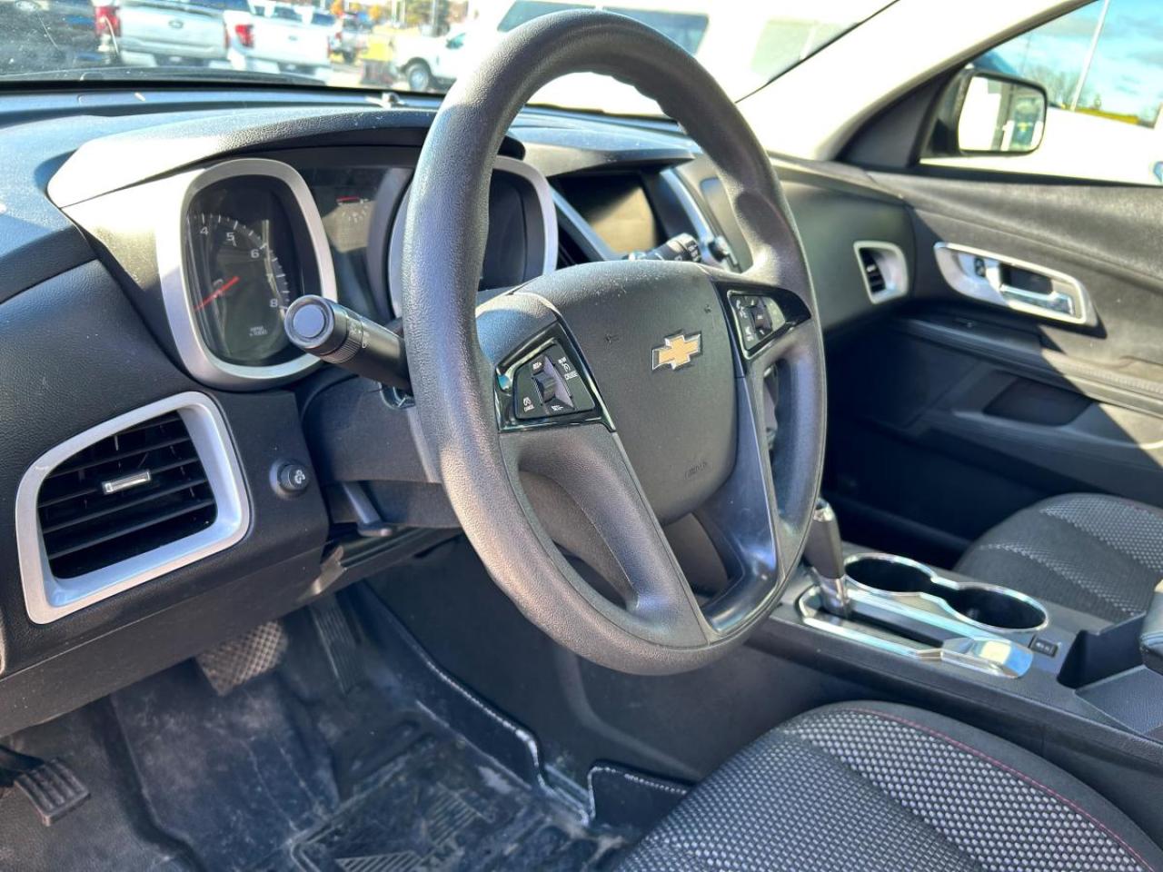 2016 Chevrolet Equinox LS Photo