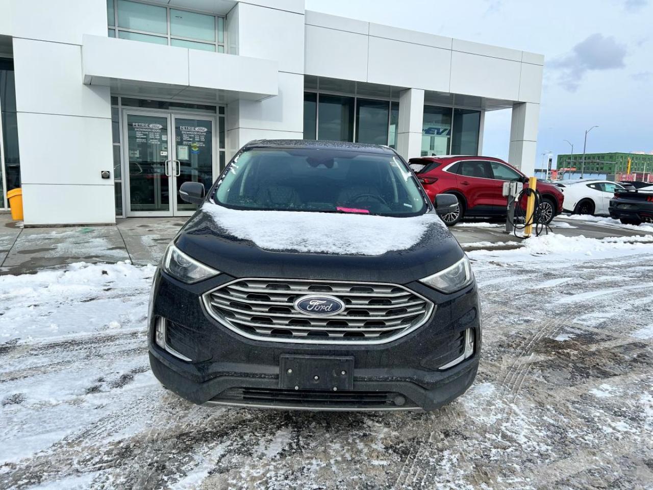 2023 Ford Edge Titanium Photo