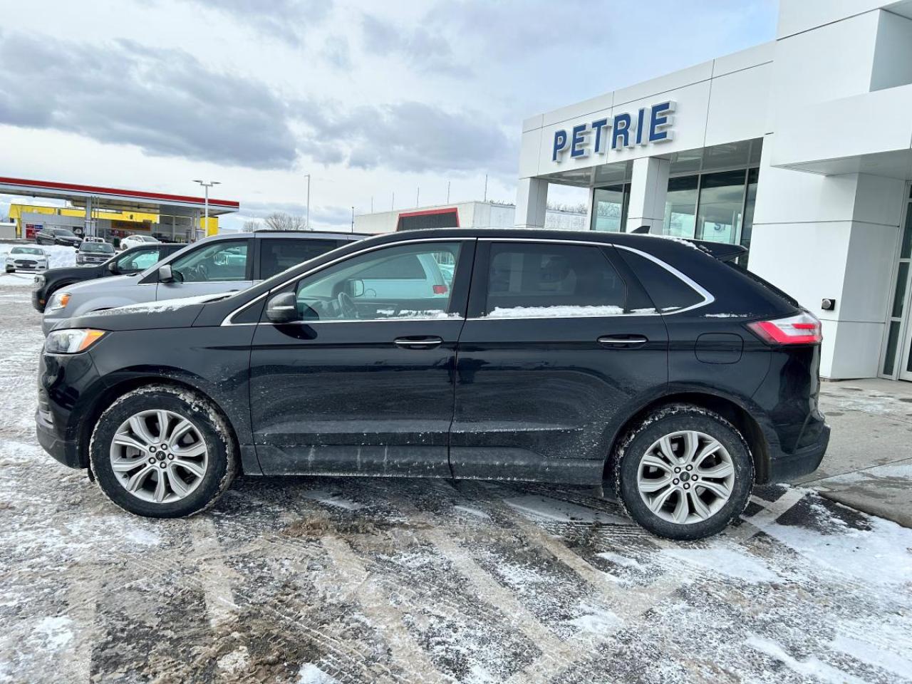 2023 Ford Edge Titanium Photo